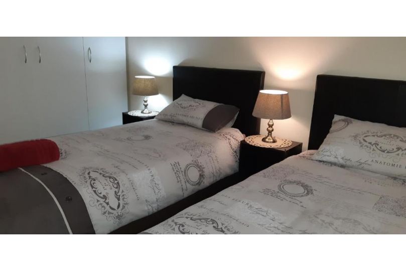 Getaway Self-Catering Tyger Valley Apartment, Durbanville - imaginea 8