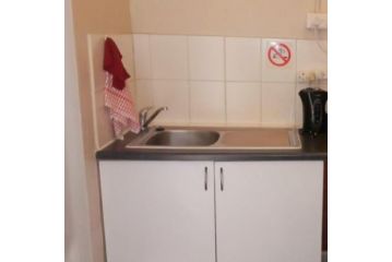 Glen Lilly Self Catering Apartment, Parow - 3