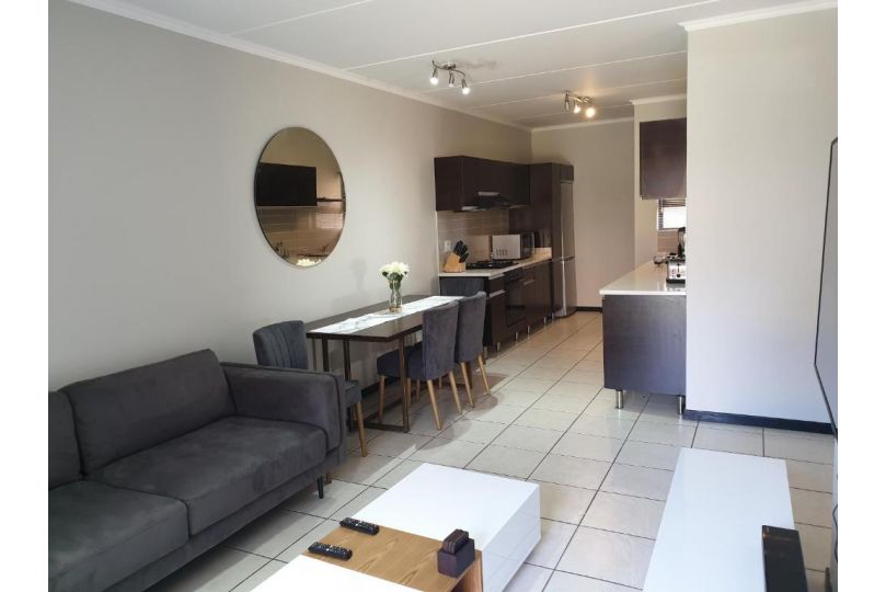 Semeni Asante 105 Apartment, Johannesburg - imaginea 1