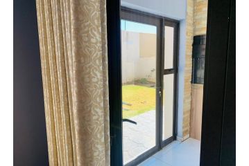Pfulo Luxury House Villa, Midrand - 4