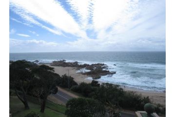 Silhouette beach front Apartment, Margate - 2