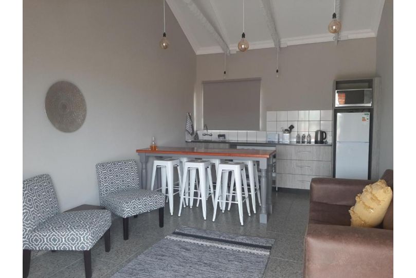 Goedehoop Game Farm Apartment, Bloemfontein - imaginea 8