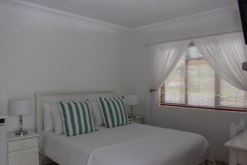 Golden Key Guesthouse Bed and breakfast, Vredenburg - imaginea 1