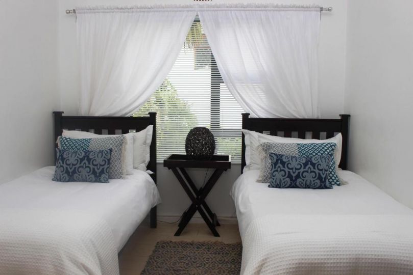 Golden Key Guesthouse Bed and breakfast, Vredenburg - imaginea 7