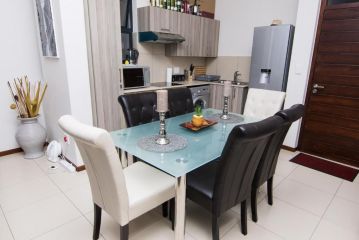 Luxury 2 Bed Apartment in Lifestyle & Golf Estate Apartment, Roodepoort - 2