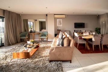 Gorgeous 3 Bedroom Apartment in Clifford Road. Apartment, Cape Town - 2