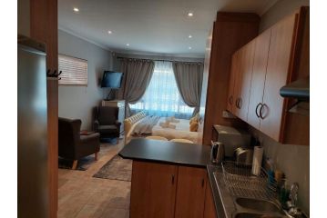 Graphite Luxury Apartment, Cape Town - 4
