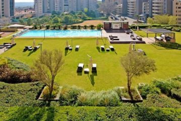 Great 2 bedroom, serviced apartment, views, pool! Apartment, Johannesburg - 2