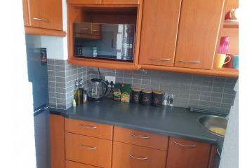 Greenpoint* 1 Bed * Short Walk to V&A Water Front Apartment, Cape Town - 3