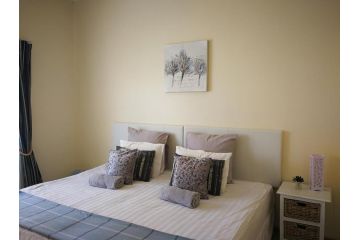 12 Greenpoint Guesthouse Guest house, Cape Town - 5