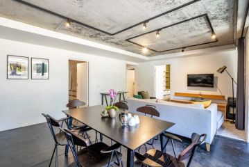 Group travel in the heart of CT Heritage suburb! Apartment, Cape Town - 1