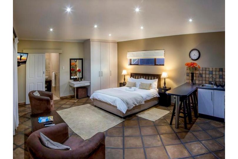 Guest Lodge Self Catering with choice of breakfast Guest house, Port Elizabeth - imaginea 8