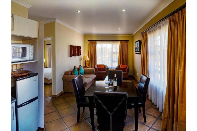 Guest Lodge - Self Catering with choice of breakfast Guest house, Port Elizabeth - imaginea 7
