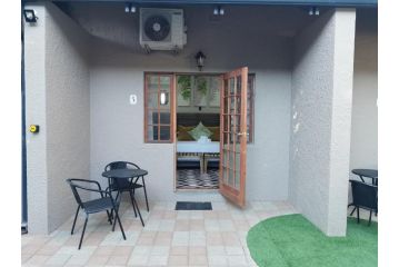 Guest Suites on Connor Bed and breakfast, Bloemfontein - 5