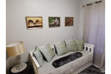 Guinea Fowl Self Catering Apartment, Cape Town - 4