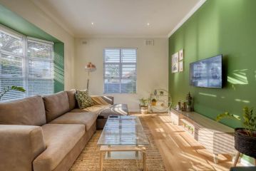 Hampton Collection - Stylish 3 Sleeper Apartment with Pool Apartment, Durban - 1