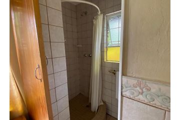 Happy Oaks Apartment, Clarens - 3