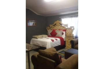 HAPPY STAY GUEST HOUSE In KLERKSDORP Guest house, Klerksdorp - 4