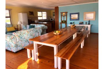 Happy Waves Holiday Home Guest house, Jeffreys Bay - 4