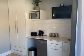 Port Elizabeth Luxury Harbour Studio Apartment, Port Elizabeth - 5