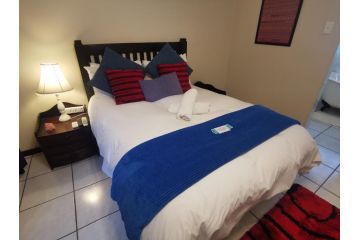 Harties Double Bed studio - Kitchenette Hartbeespoort dam Guest house, Hartbeespoort - 4