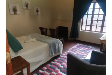 Harties Double Room with Shared Bathroom Non En-suite Apartment, Hartbeespoort - 4