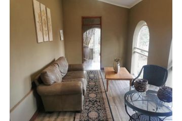 Harties Family 5 Sleeper Room Hartbeespoort Dam Apartment, Hartbeespoort - 3