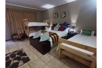 Harties Honeymoon suite Mountain side - Hartbeespoort dam Apartment, Hartbeespoort - 1