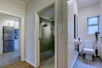 Harvil House Apartment, George - 1