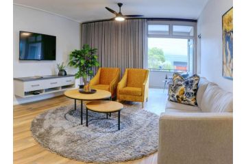 Harvil House Apartment, George - 5