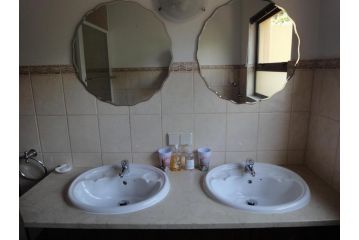 Haus Perlenblick Bed and breakfast, Paarl - 1