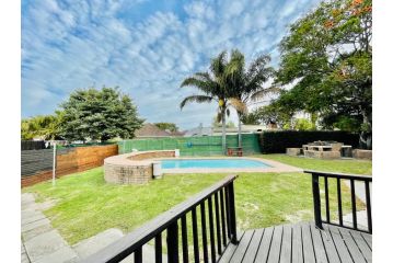 Entire House in Beacon Bay - Golden Location Guest house, East London - 2