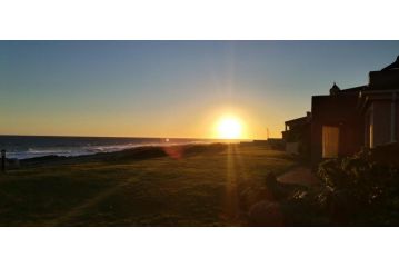 Hermanus Beach Club - Le Maree House 18 Accomodation, Hermanus - 2