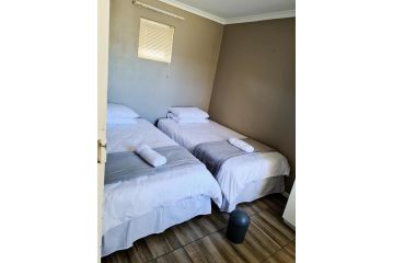 Hermanus Beach Club, Unit 67 Apartment, Hermanus - 4