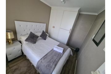 Hermanus Beach Club, Unit 67 Apartment, Hermanus - 1