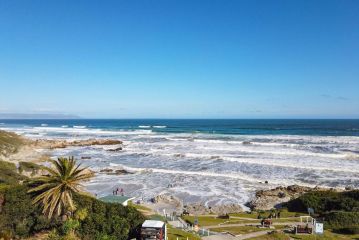 Hermanus Beachfront Lodge Guest house, Hermanus - 4