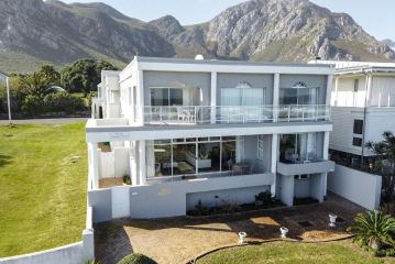 Hermanus Beachfront Lodge Guest house, Hermanus - 1