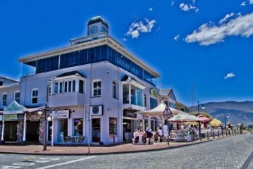 Hermanus Waterfront Apartment, Hermanus - 1