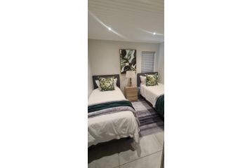 Hermanus Whale Coast Accommodation Vermont Apartment, Hermanus - 4