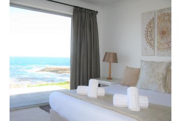 Beachfront Cottage - Hermanus Whale View Guest house, Hermanus - 4