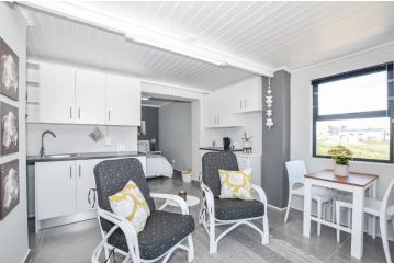 Hip-Nautic Apartment, Yzerfontein - 2