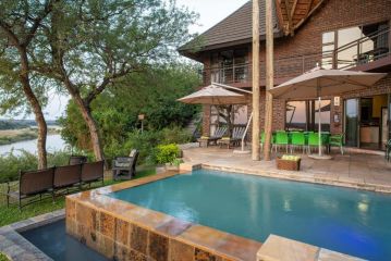 Hippo Hills 5 Bedroom Riverfront Ngwenya Lodge Guest house, Marloth Park - 4