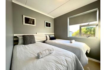 Holiday heaven 2 Beds Apartment pool/tennis/squash Apartment, Cape Town - 5