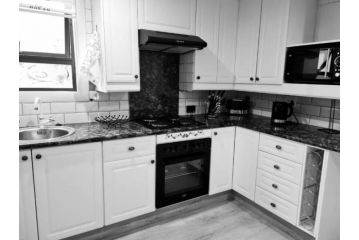 Cozy Cabin Apartment, Midrand - 2