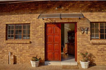 Bottle Brush Place Apartment, Roodepoort - 3