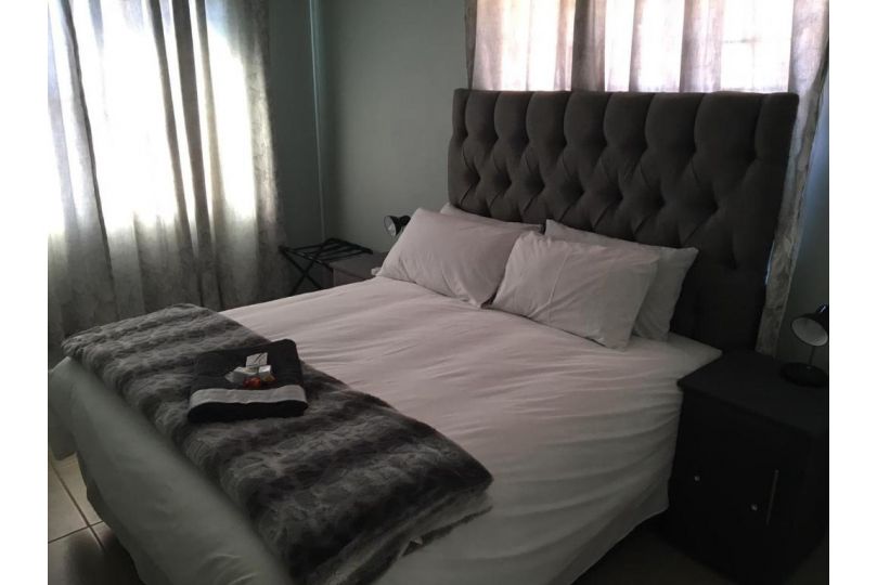 Home Sweet Home Apartment, Springbok - imaginea 2