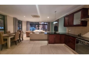 Accommodation Front - Homely 6 Sleeper with Canal Views near the Beach Apartment, Durban - 5