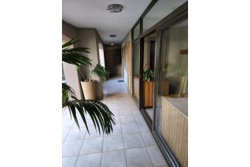 Homely Apartment, Hatfield, Unit-9 Apartment, Pretoria - 3