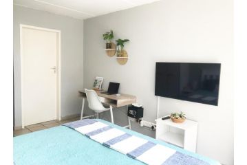 The Kindaspace - Smart Studio with Netflix & DStv Apartment, Pretoria - 4