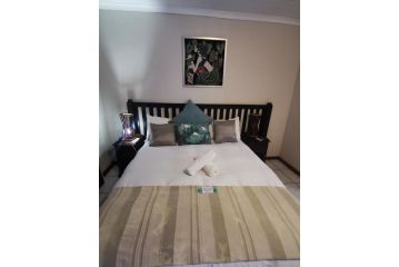 Honeymoon Romantic Accommodation Apartment, Hartbeespoort - 3